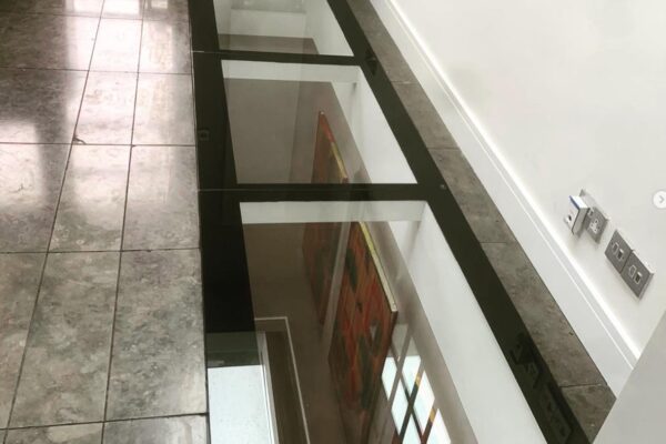 Low_Iron_Internal_Walk_On_Glass